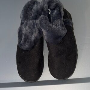 Jessica Simpson Black Cozy Slippers